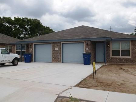 917 Brookview Dr - Photo 2 of 2