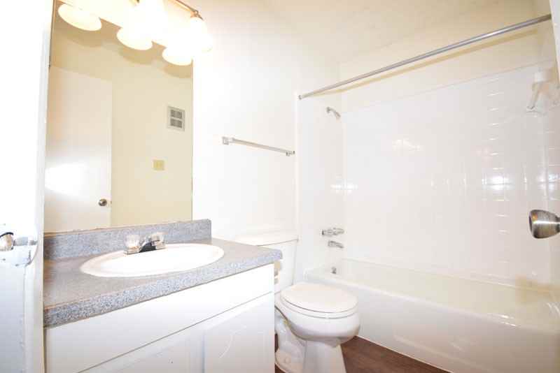 901 Wooded Acres Dr - Photo 3 of 11
