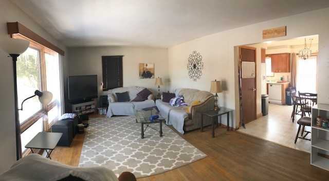 126 E Niagara Street - Photo 2 of 18