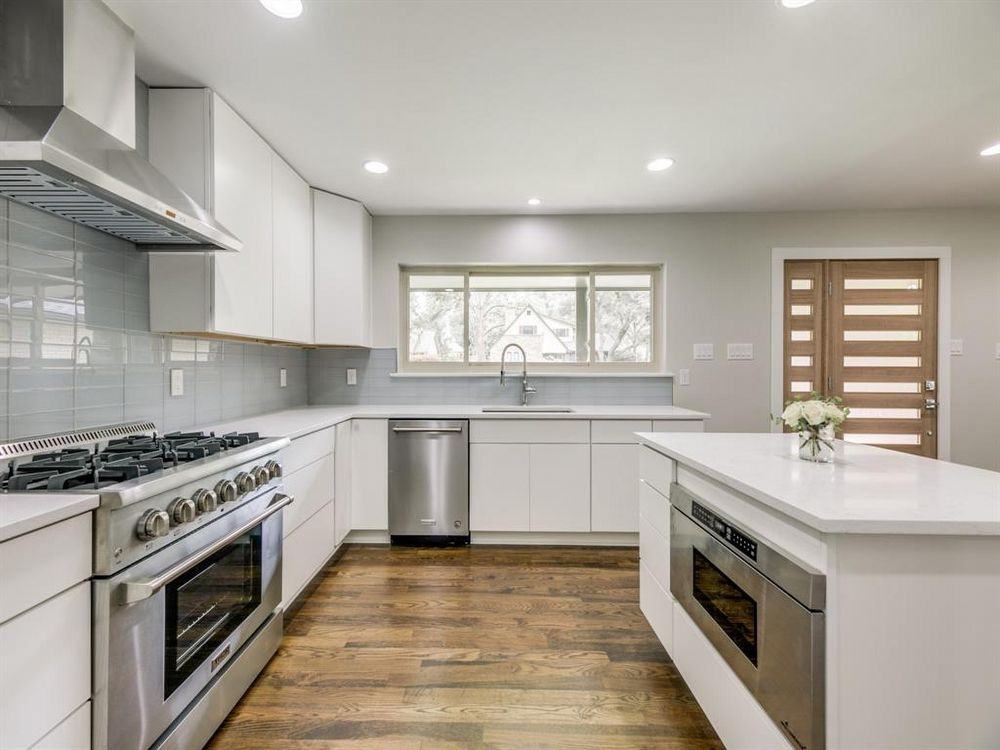 9703 Robin Hill Cir - Photo 3 of 23