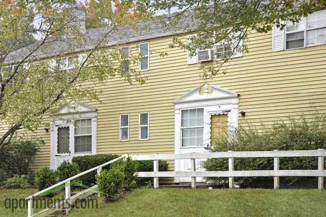 Farmington Hills Apartments - Photo 2 of 6