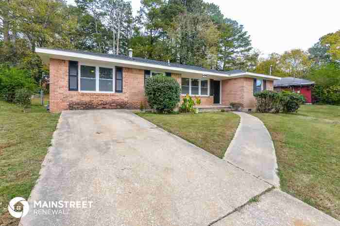1281 Hiawatha Drive Northeast - Photo 2 of 16