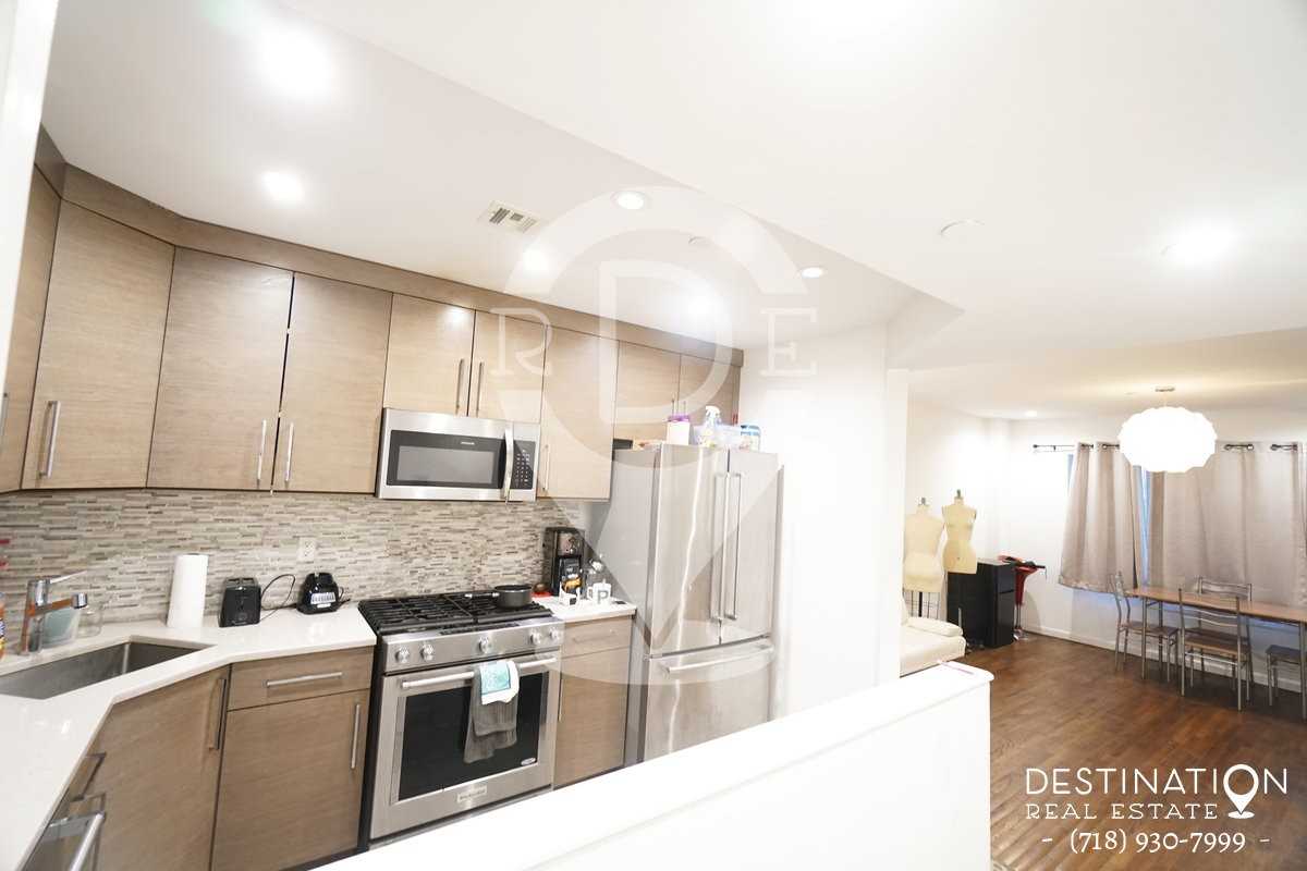 Bedford Avenue & Myrtle Avenue