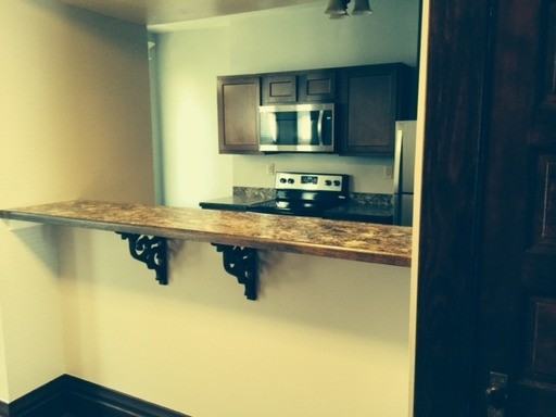 988 Pennsylvania Ave - Photo 2 of 10