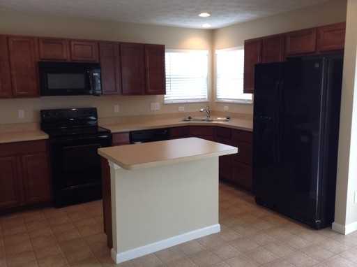 903 Regency Ct - Photo 3 of 12