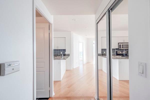 2230 Lake Shore Boulevard West