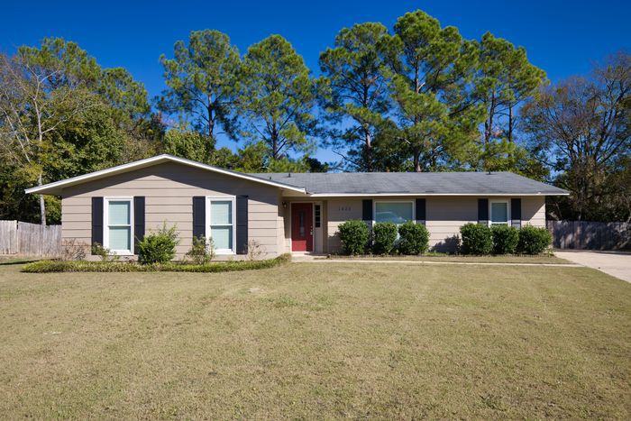 1425 Pampas Place - Photo 2 of 12