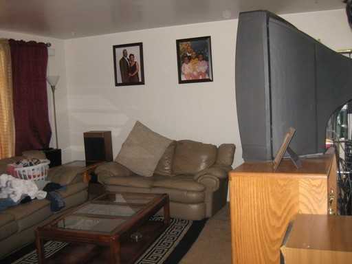 416 Troy St - Photo 3 of 4