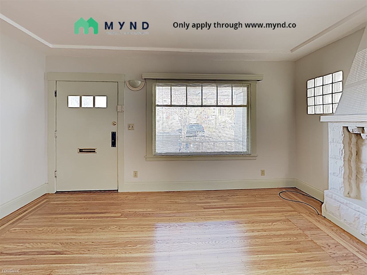 445 42nd St - Photo 3 of 10