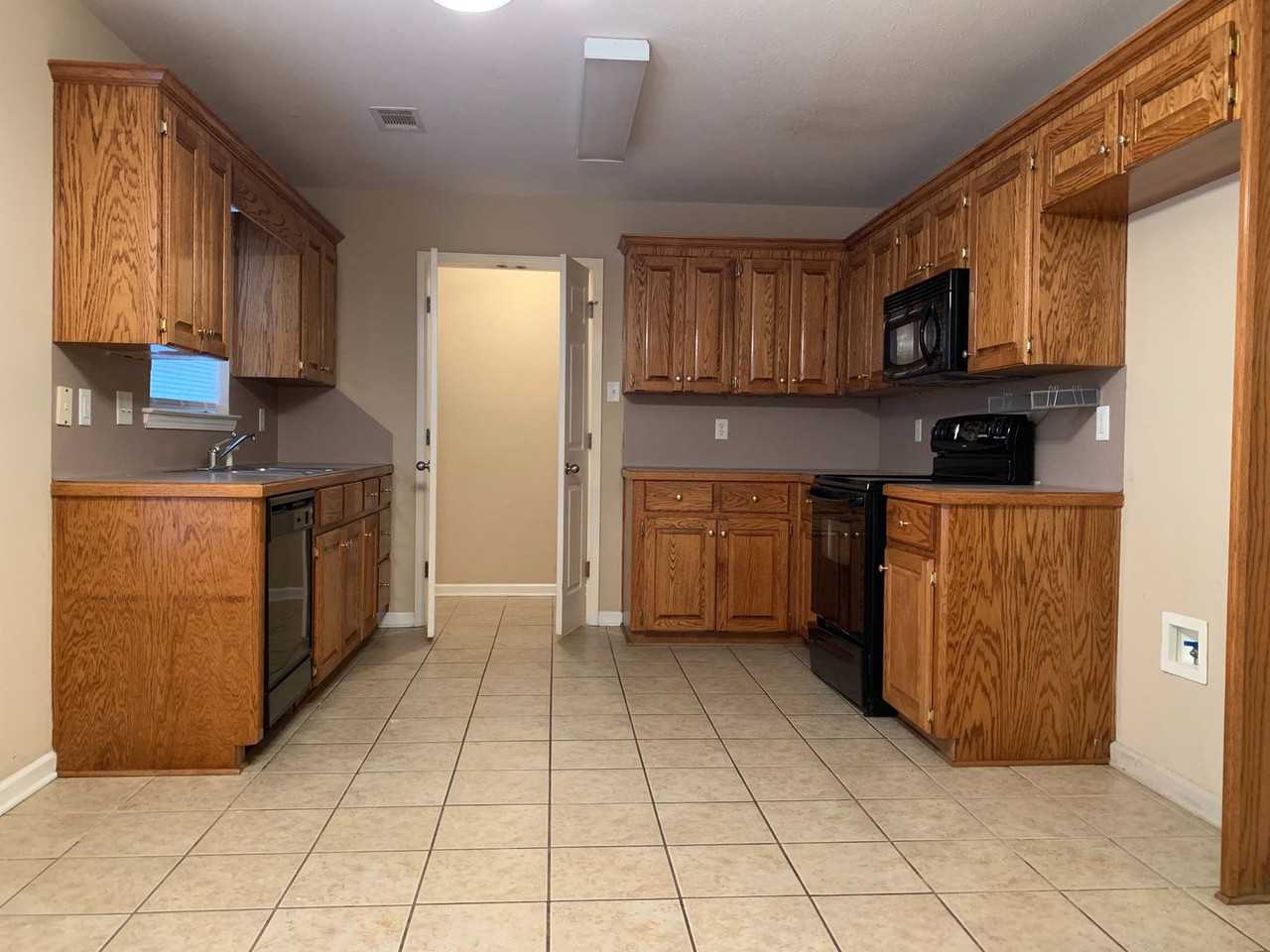 29 Thunderbird Dr - Photo 3 of 10