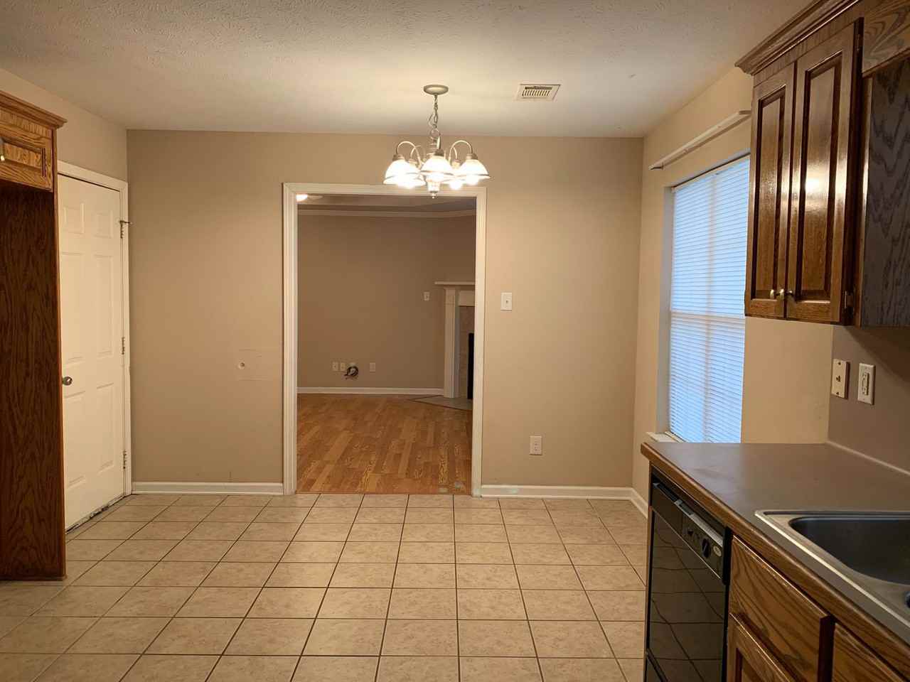 29 Thunderbird Dr - Photo 7 of 10