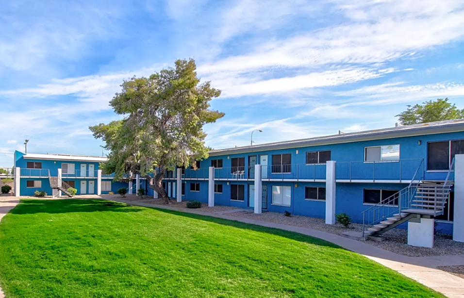 Unique Apartments On 43Rd Ave And Glendale for Large Space