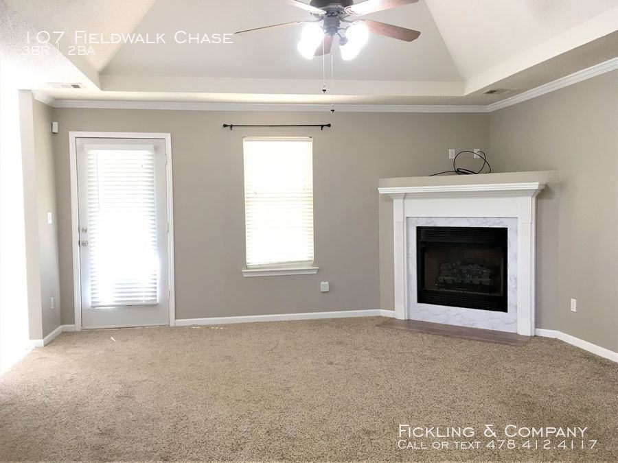 107 Fieldwalk Chase - Photo 3 of 24