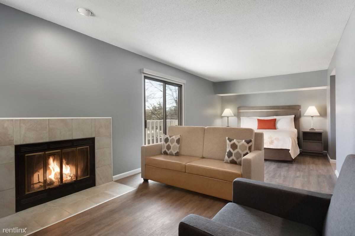 Siegel Suites - Toledo/Holland - Photo 3 of 12