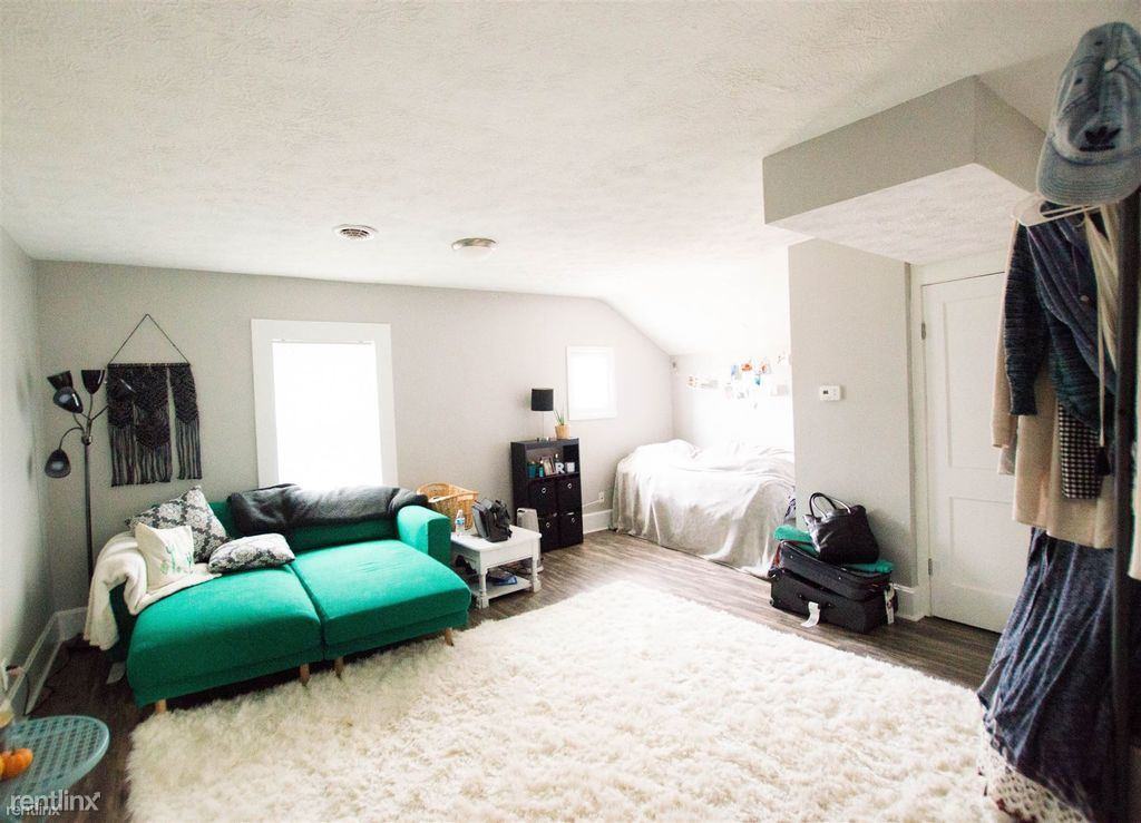 2435 Shelby St - Photo 2 of 12