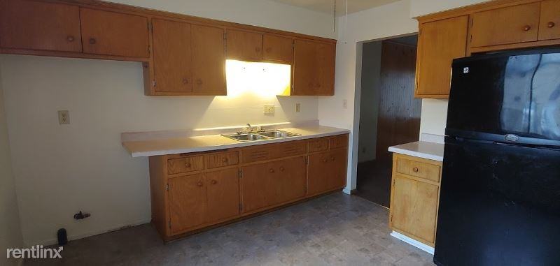 8511 W Mill Rd 4 - Photo 2 of 11