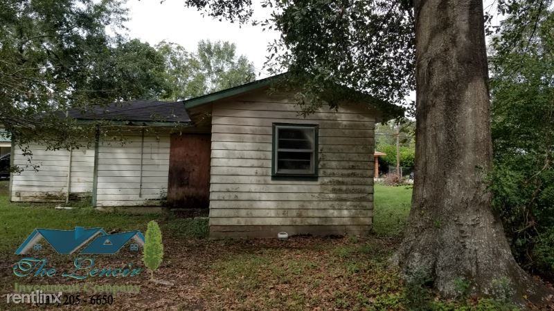 507 Ne Railroad - Photo 2 of 13