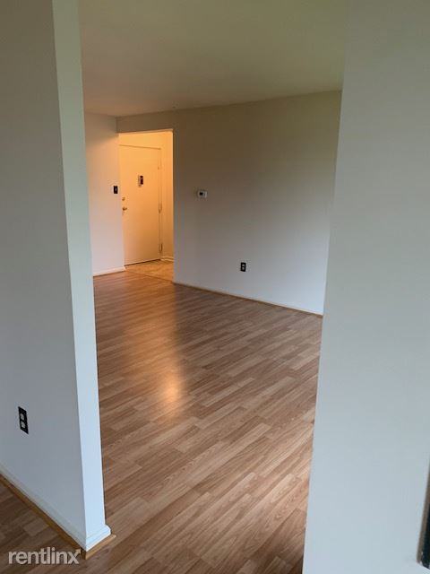 1026 Brinker Dr 302 - Photo 2 of 5