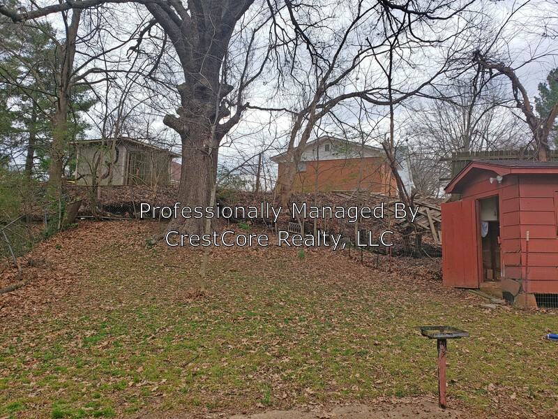 1420 Lewis Ave - Photo 2 of 9