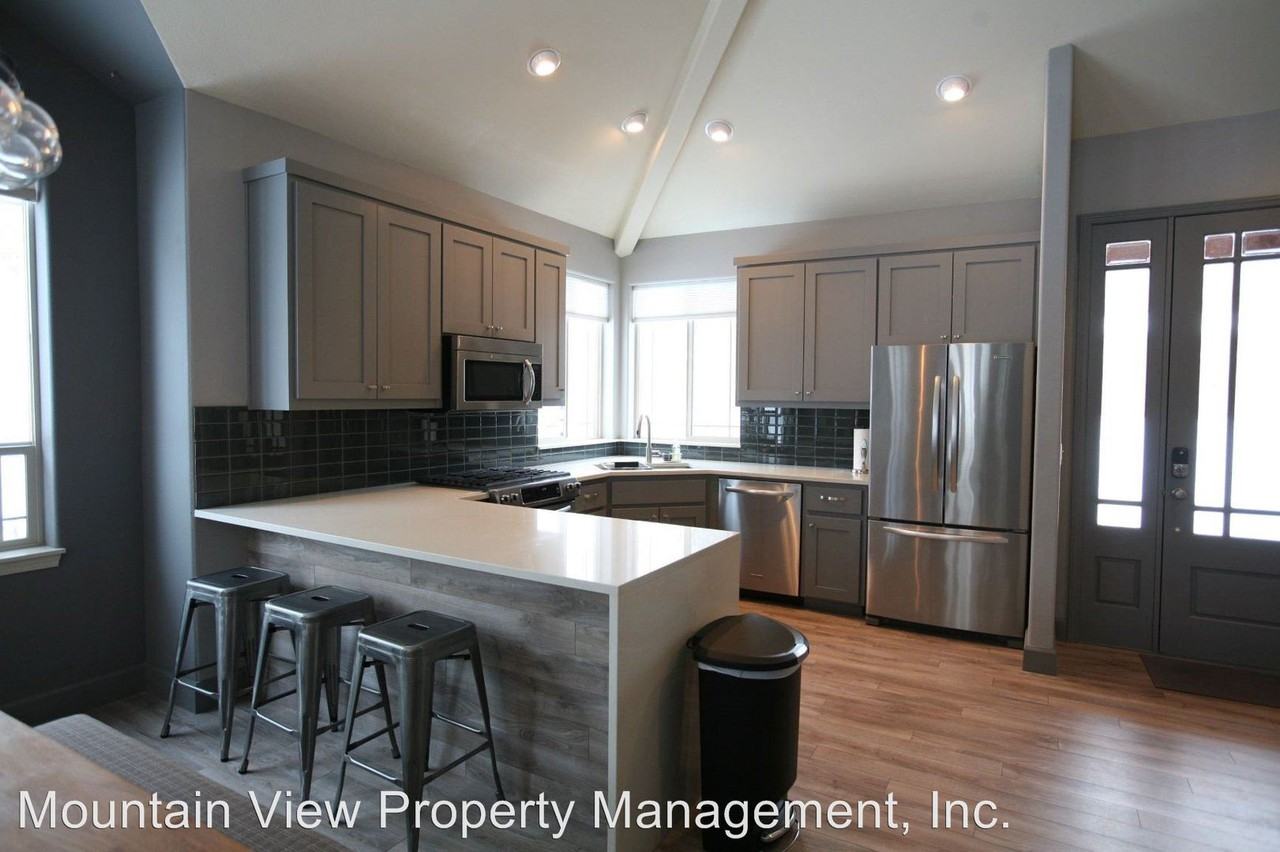 61789 Metolius Dr. - Photo 2 of 16