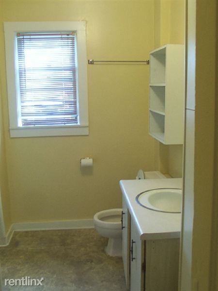 745 7th St NW - Photo 2 of 10