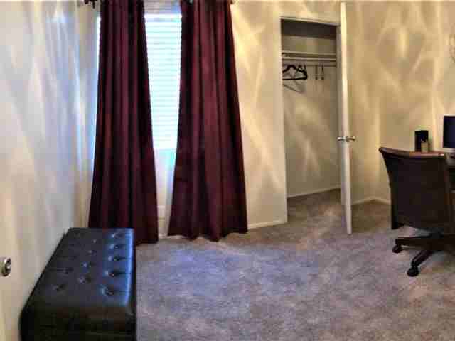 833 Fairfield Dr - Photo 2 of 8