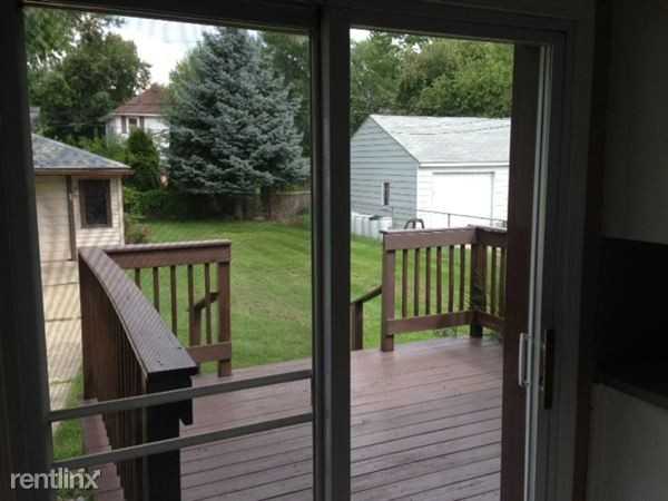 6563 Buckingham Ave - Photo 2 of 10