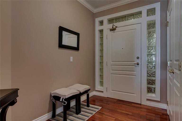 2320 Erlton Street Southwest - Photo 3 of 38