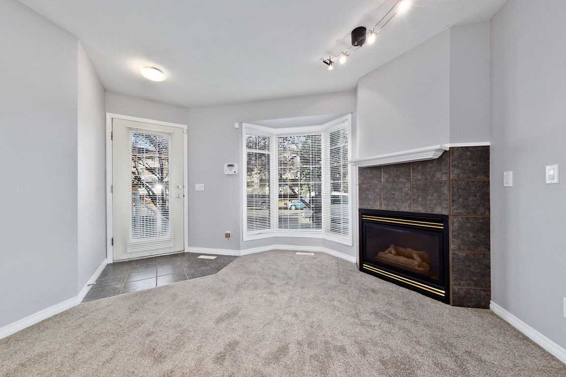 16 - 2208 29 Street Southwest - Photo 2 of 24