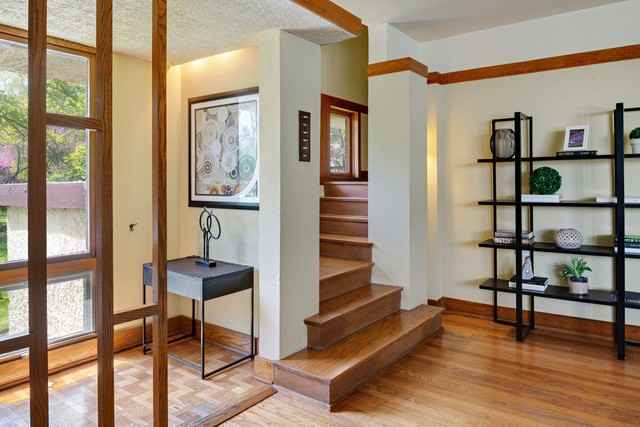 1031 Meadow - Photo 2 of 19