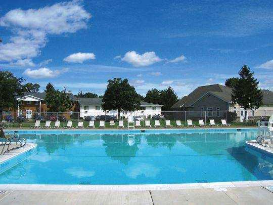 176 Greystone Ln - Photo 3 of 14