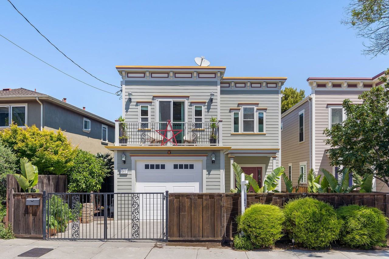 260 Monterey St - Photo 2 of 34