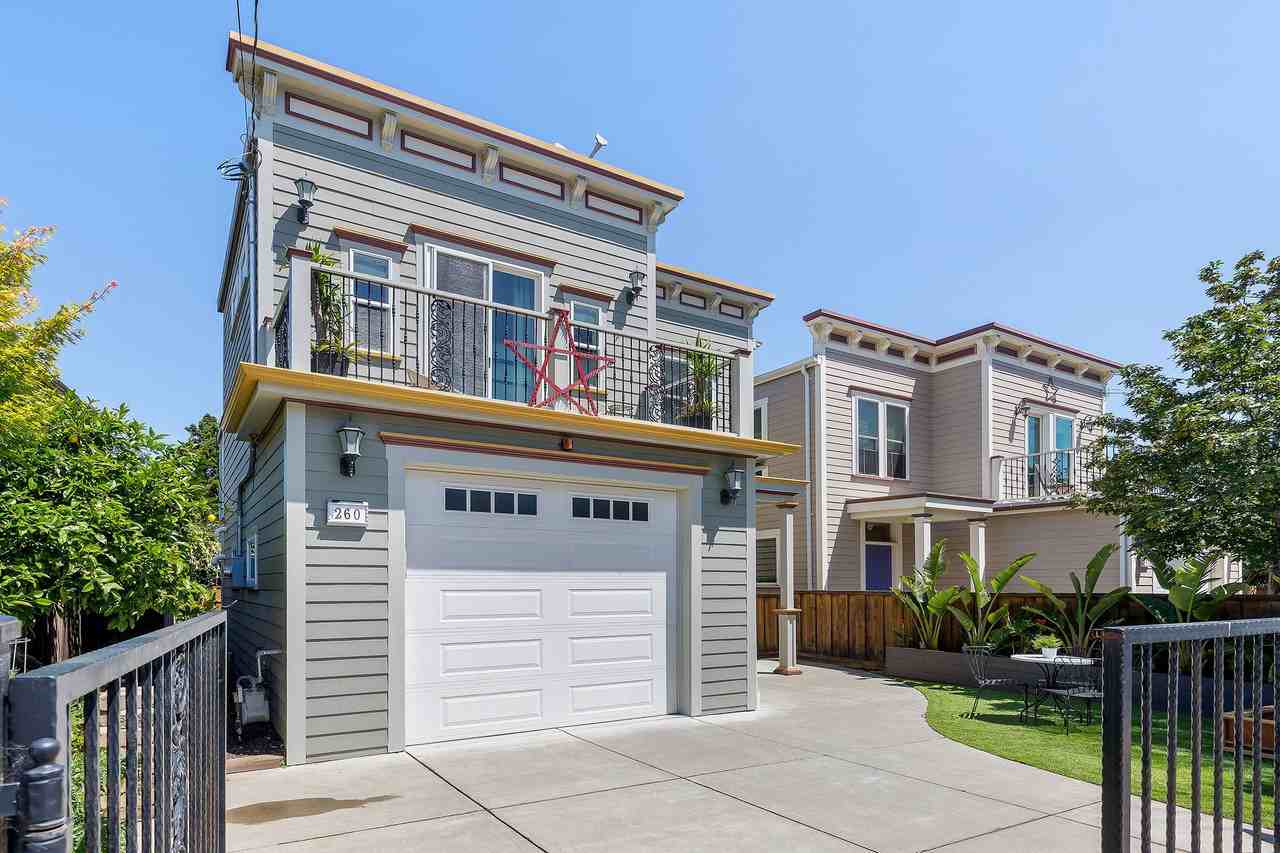 260 Monterey St - Photo 3 of 34