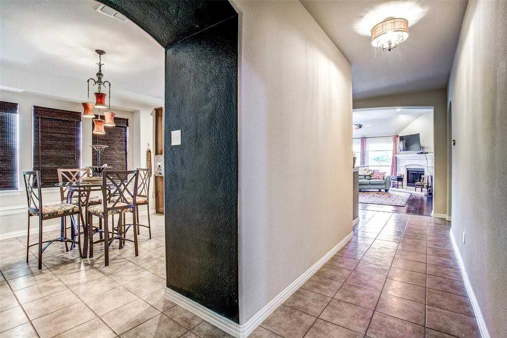 10516 Sedalia Drive - Photo 3 of 25