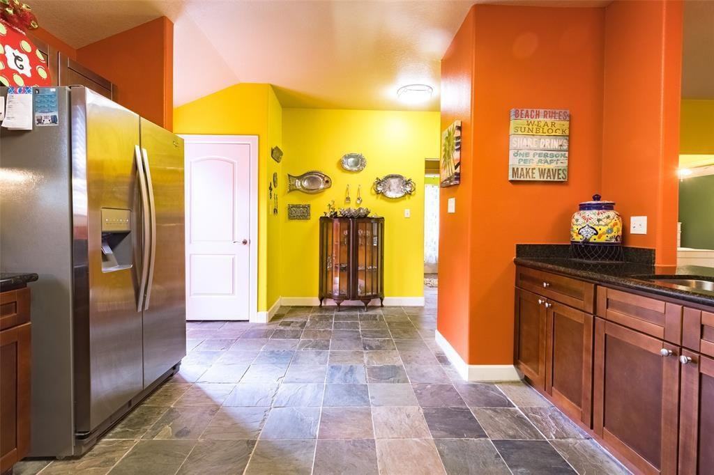 282 Debbie Lane - Photo 3 of 32