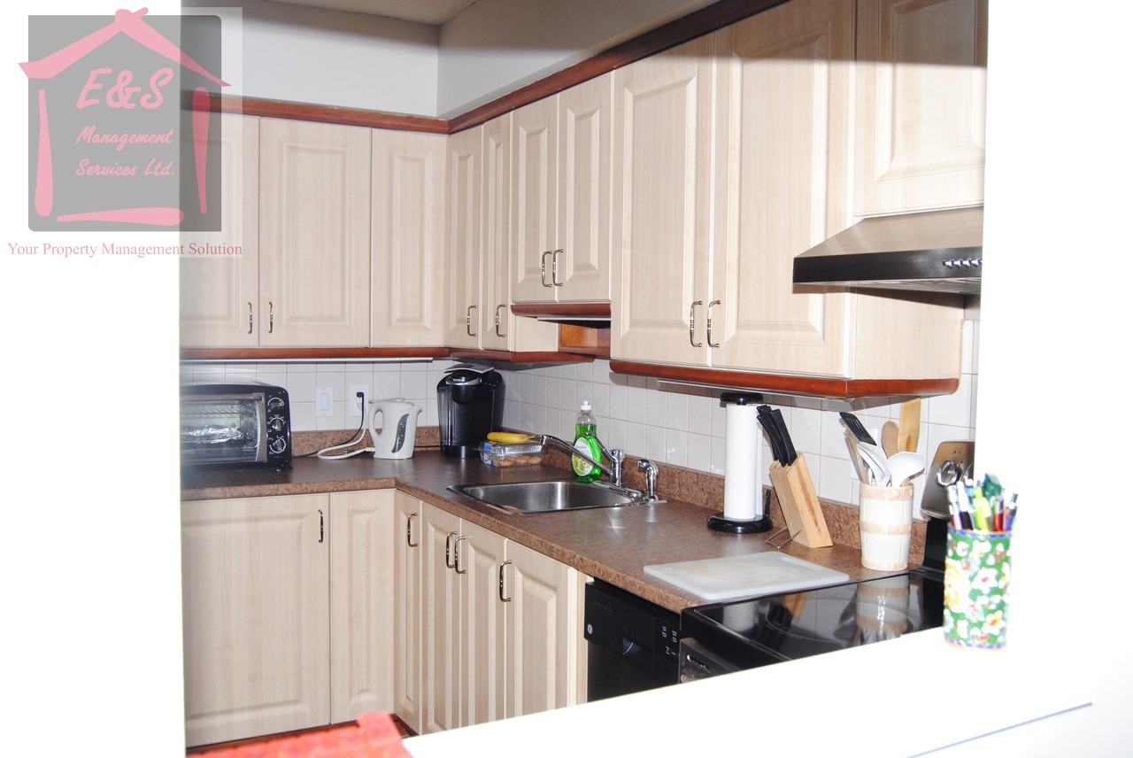 158 C McArthur Avenue #905 - Photo 2 of 6