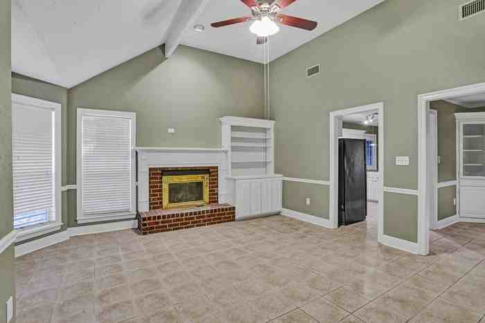 3048 Windwood Circle - Photo 3 of 12