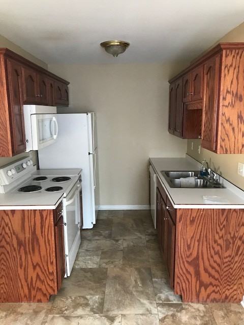 5215 Deer Valley Drive - Photo 2 of 13