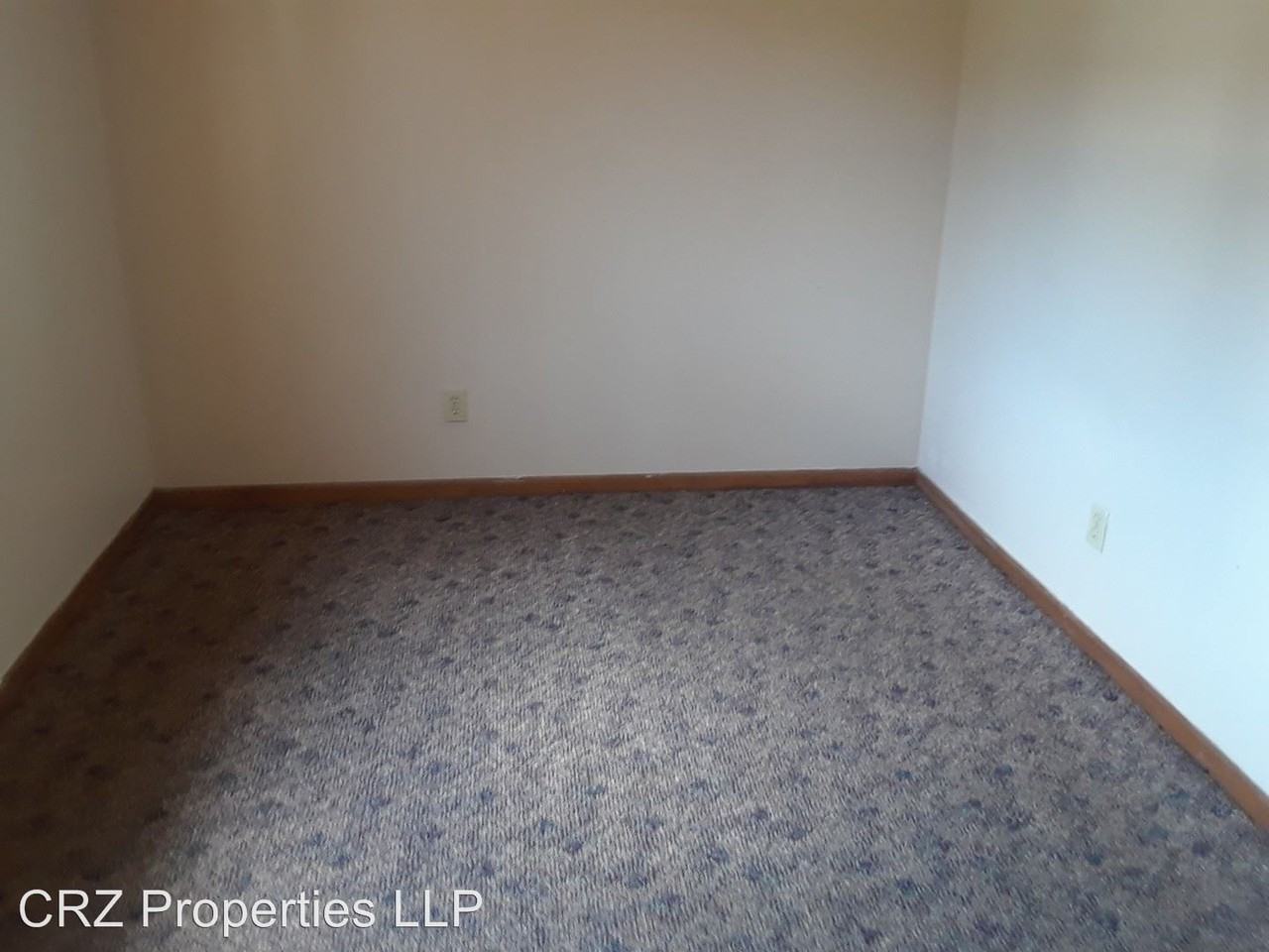 510-530 W Douglas St - Photo 3 of 7