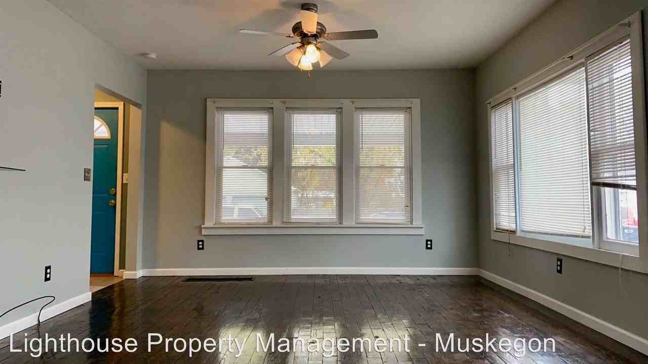 1081 Holt Street - Photo 3 of 24