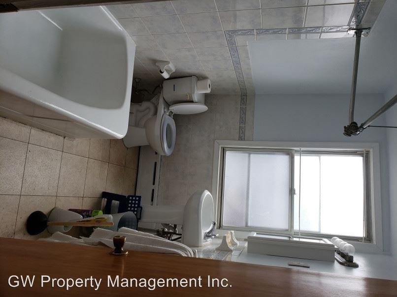 256 Laveer St. - Photo 2 of 10