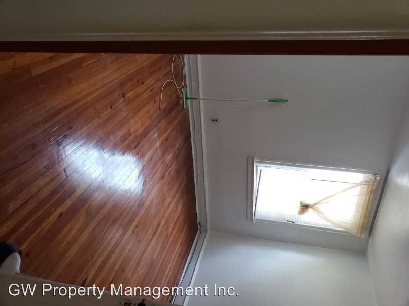 256 Laveer St. - Photo 3 of 10