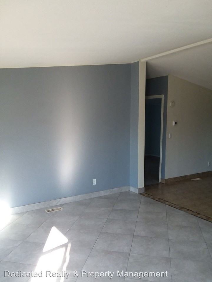 163 Pansy Lane - Photo 2 of 15
