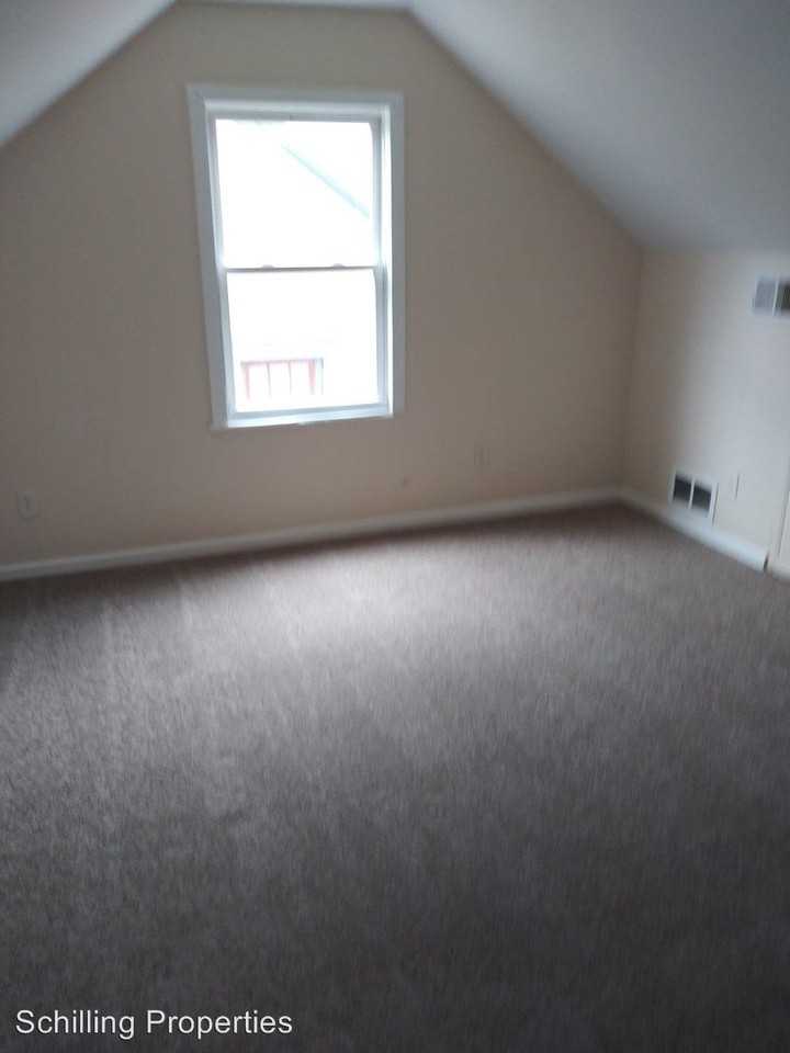 117 Burnett Ave - Photo 3 of 14