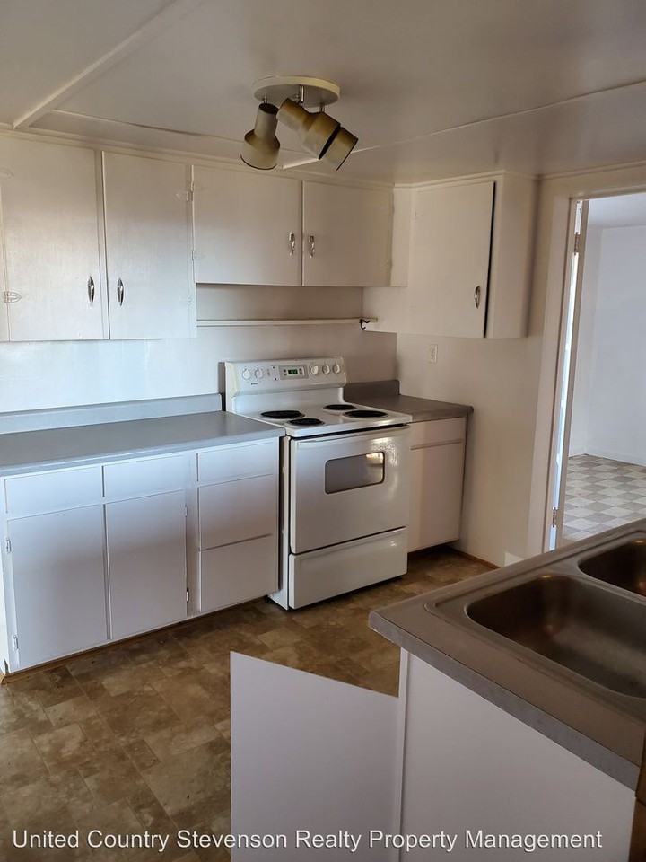 303 Washington Street - Photo 2 of 9