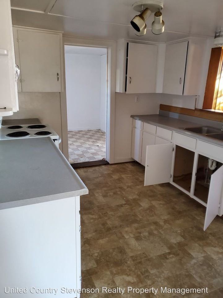 303 Washington Street - Photo 3 of 9