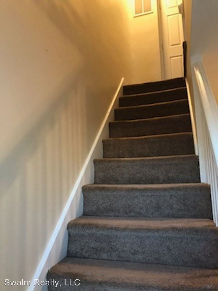 221 Ridge Rd - Photo 2 of 10