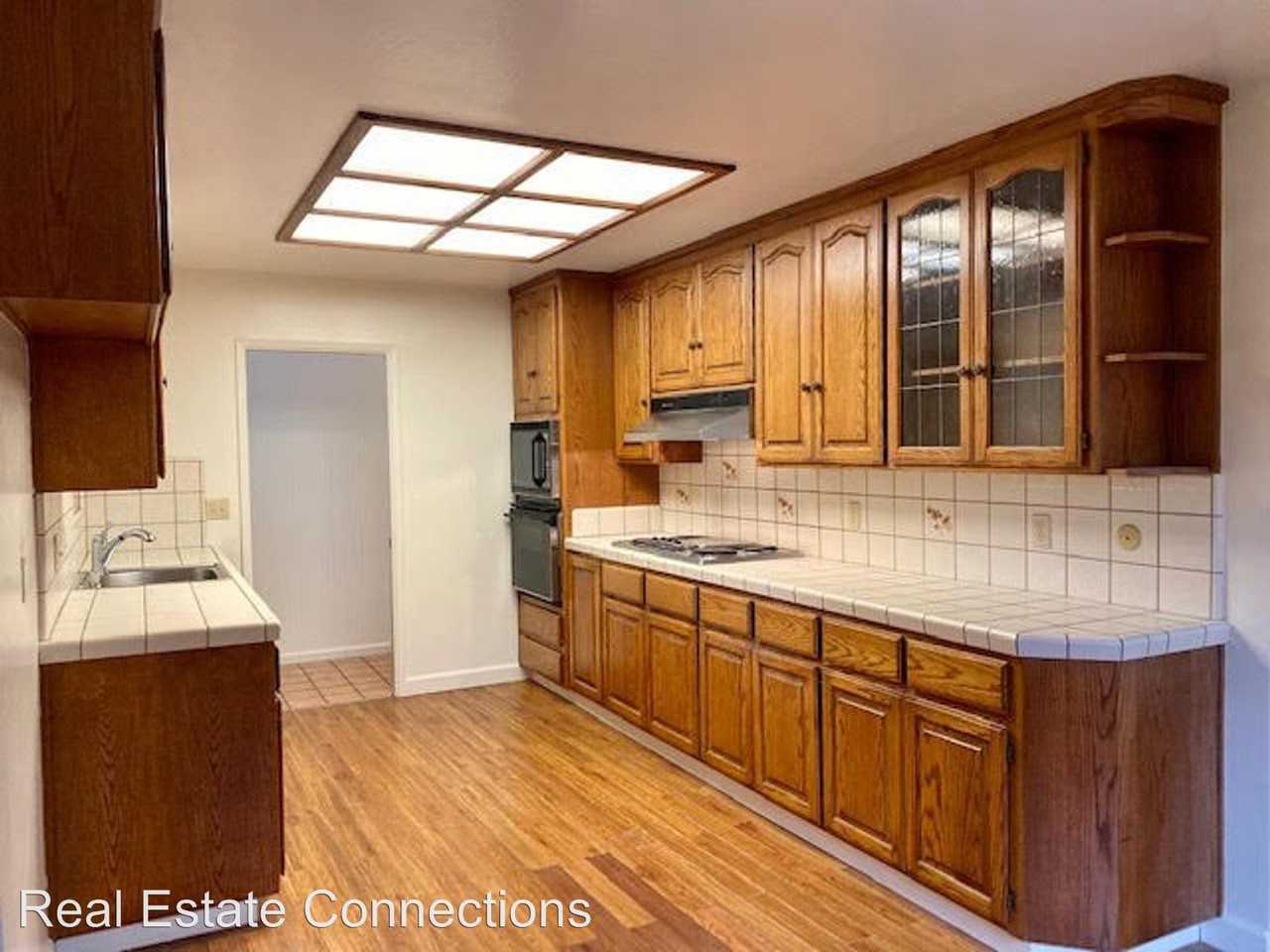 1318 Flower Court - Photo 3 of 14