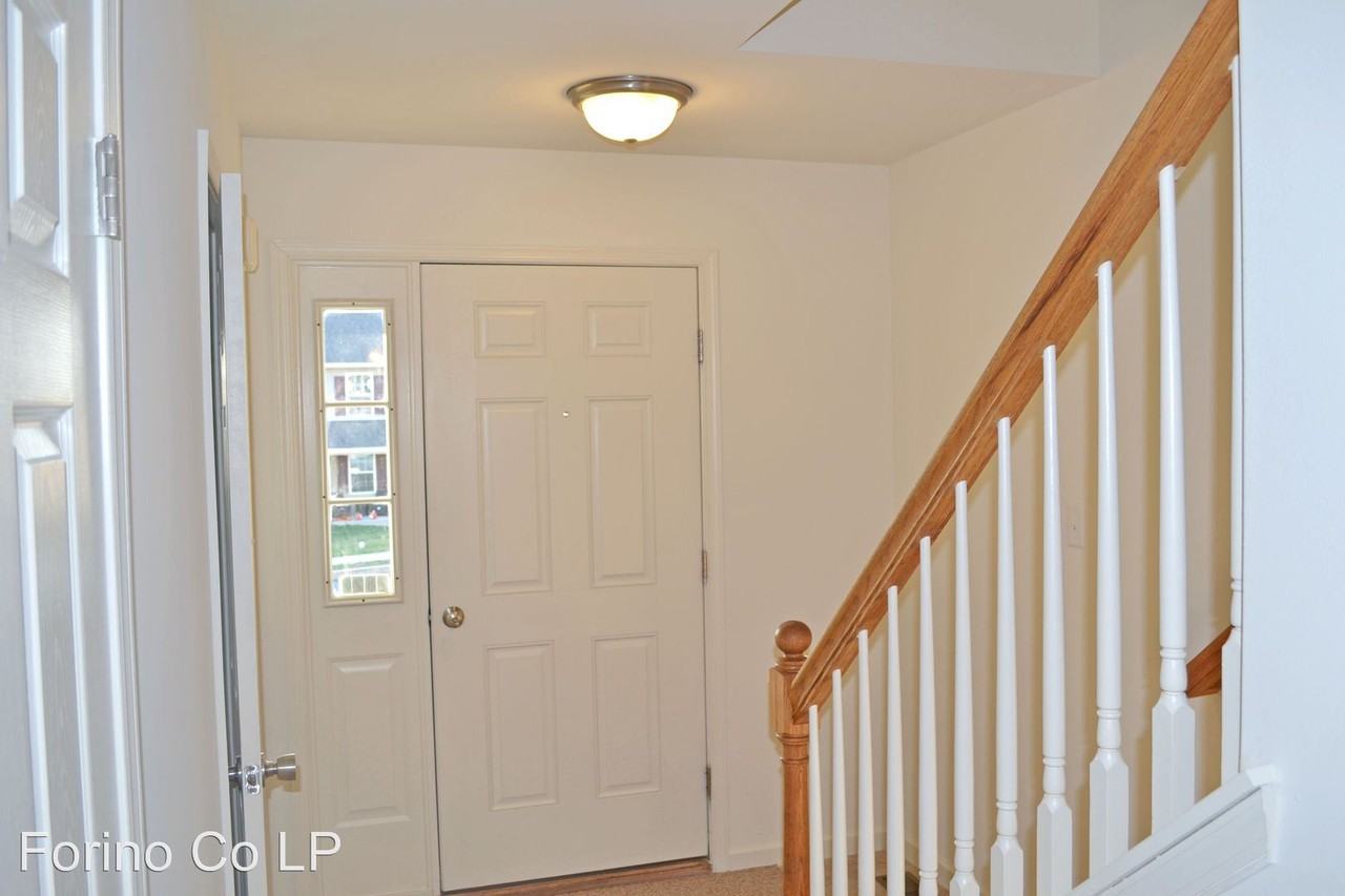 2823 Mannerchor Rd - Photo 2 of 13
