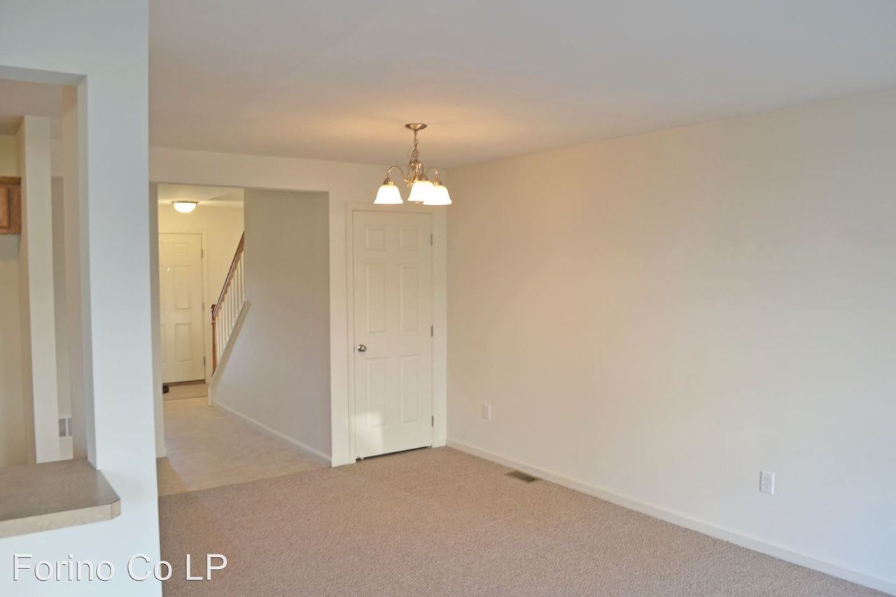 2823 Mannerchor Rd - Photo 3 of 13